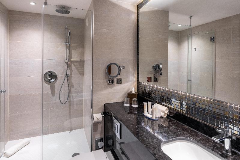 Crowne Plaza London Heathrow T4 image