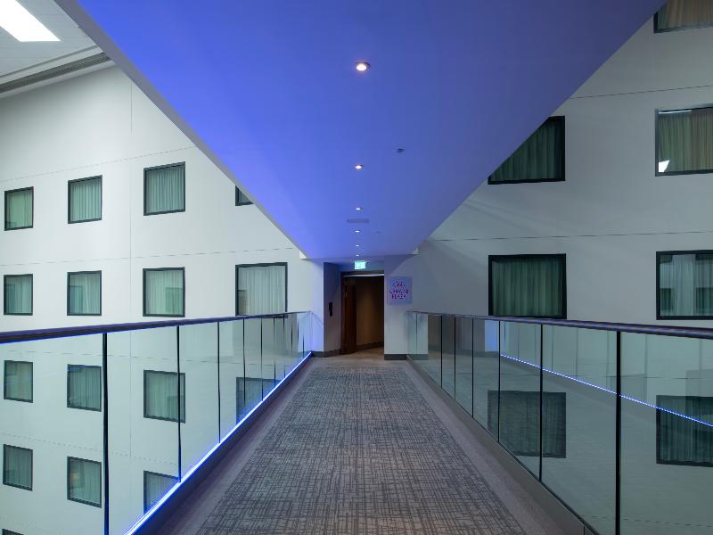 Crowne Plaza London Heathrow T4 image