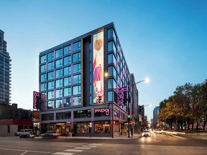 Moxy Chicago Downtown image