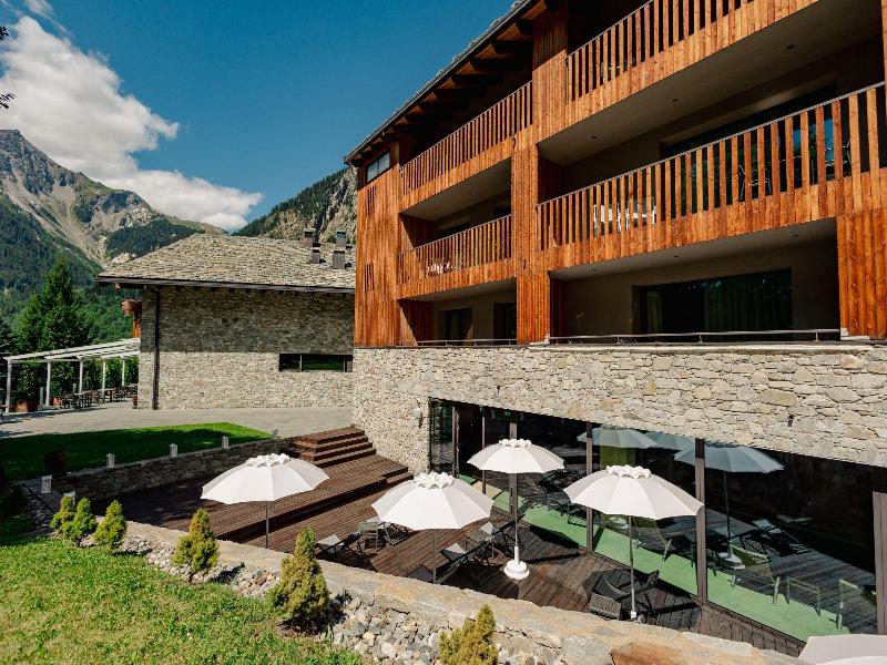 Grand Hotel Courmayeur Mont Blanc image