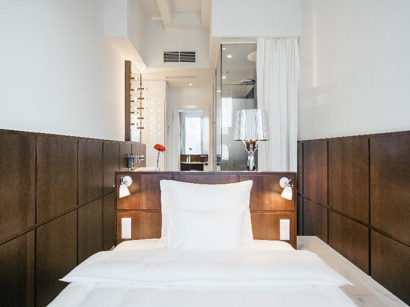 Ruby Lilly Hotel Munich by IHG image