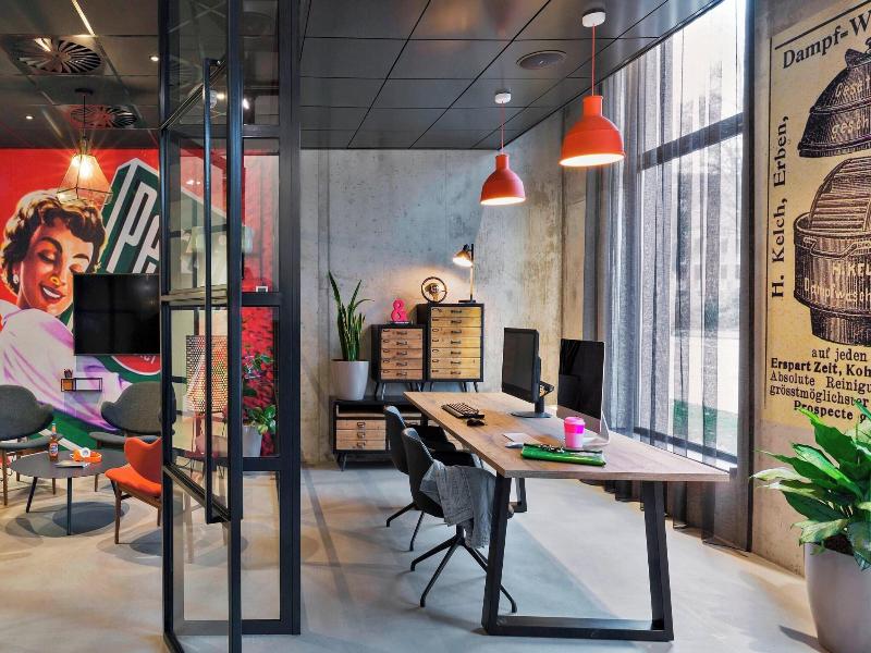 Moxy Duesseldorf South image