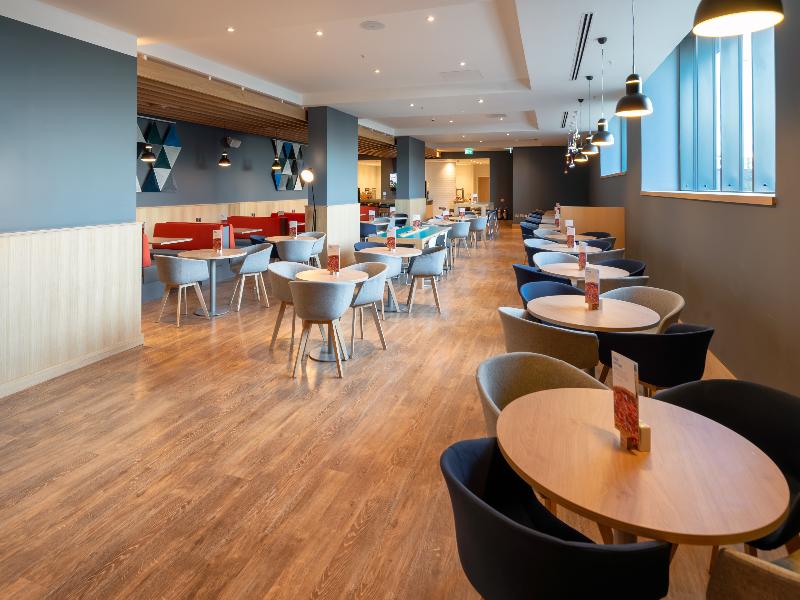 Holiday Inn Express London Heathrow T4 image