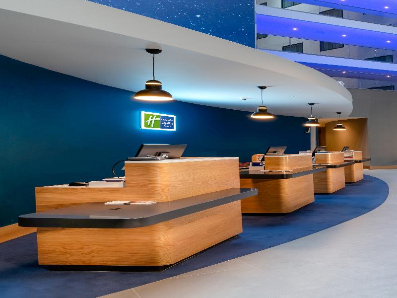 Holiday Inn Express London Heathrow T4 image