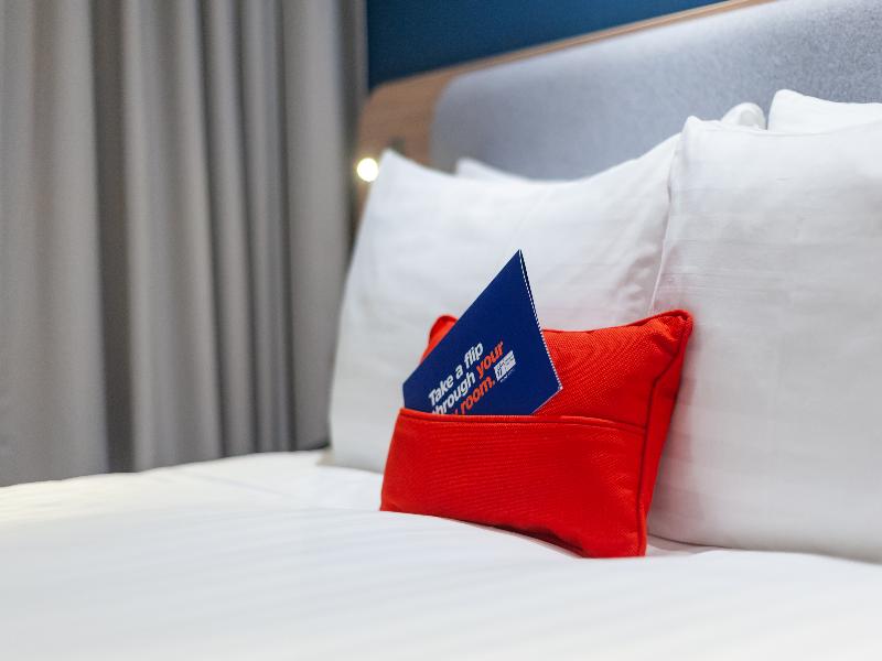 Holiday Inn Express London Heathrow T4 image