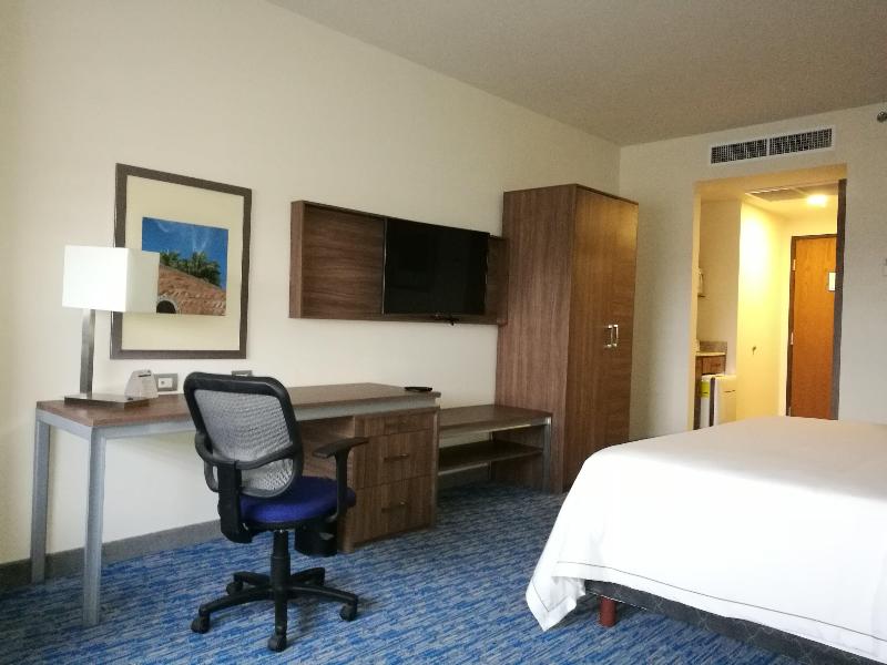 Hotel en promoción Holiday Inn Express and Suites - Ciudad Obregon