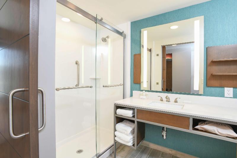 Hilton Garden Inn Cincinnati/Midtown image