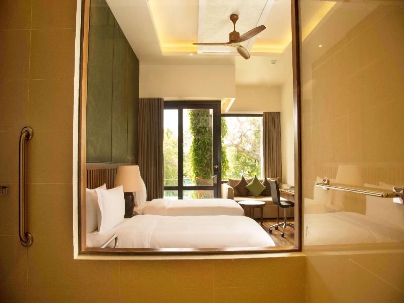 DoubleTree by Hilton Weerawila Rajawarna Resort image