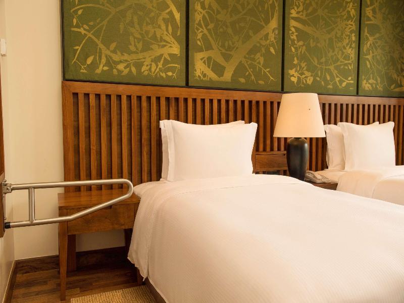 DoubleTree by Hilton Weerawila Rajawarna Resort image