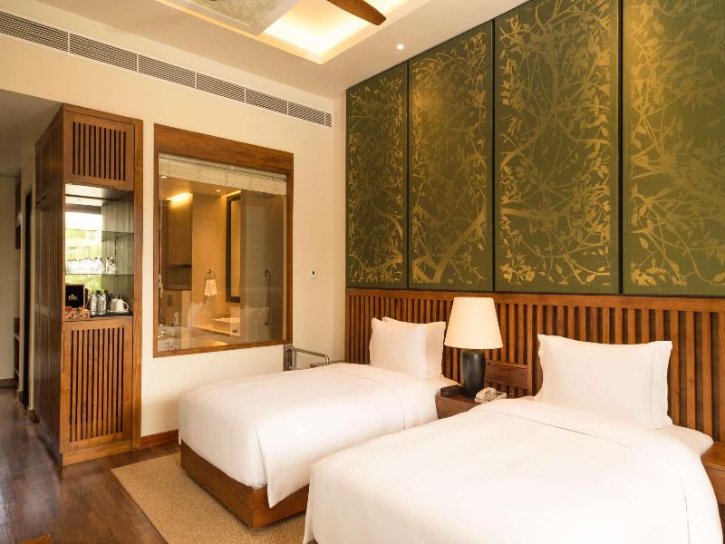 DoubleTree by Hilton Weerawila Rajawarna Resort image