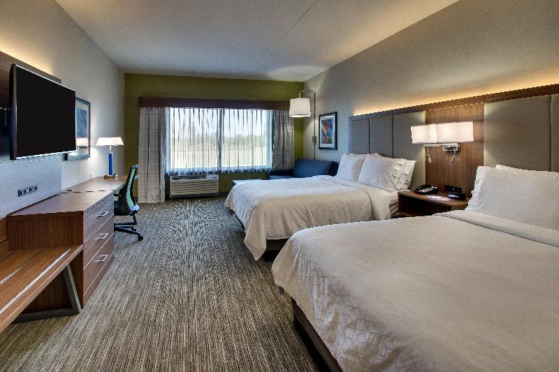 Holiday Inn Express & Suites Findlay North photo 11
