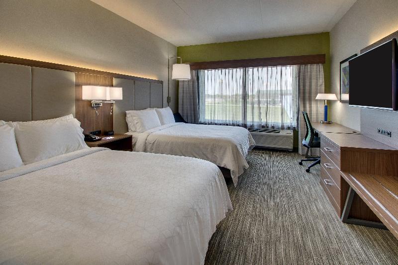 Holiday Inn Express & Suites Findlay North photo 13