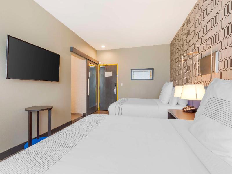 GLo Best Western Dallas South DeSoto image