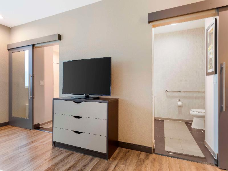 GLo Best Western Dallas South DeSoto image