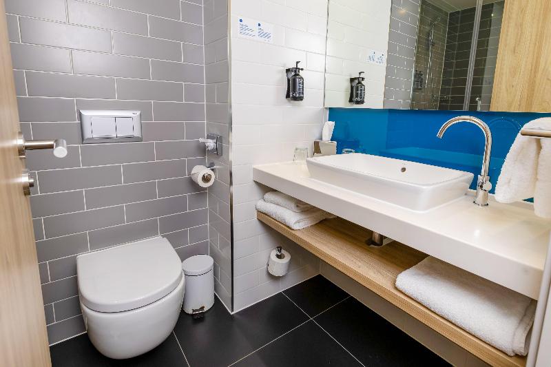  Holiday Inn Express Manchester - Trafford City image