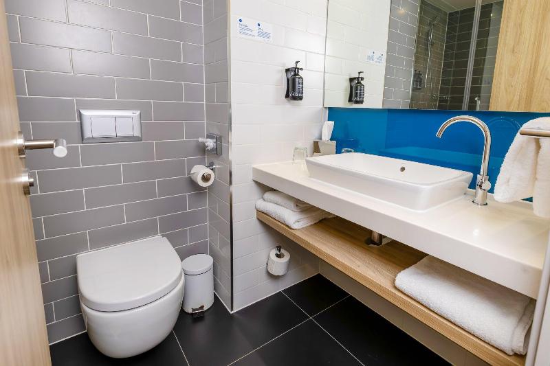  Holiday Inn Express Manchester - Trafford City image