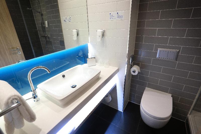  Holiday Inn Express Manchester - Trafford City image