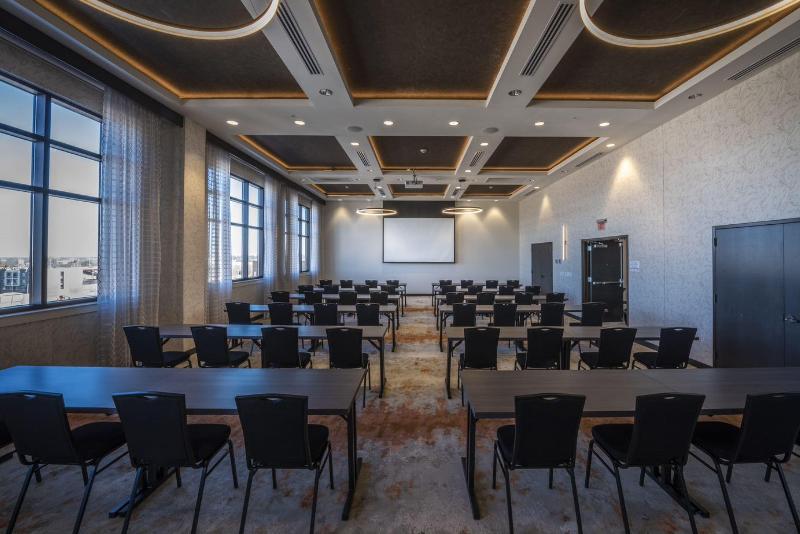 Hotel Indigo Tulsa Dwtn-Entertainment Area image
