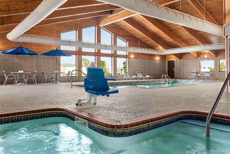 Americinn By Wyndham Roseau image