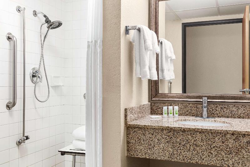 Americinn By Wyndham Roseau image