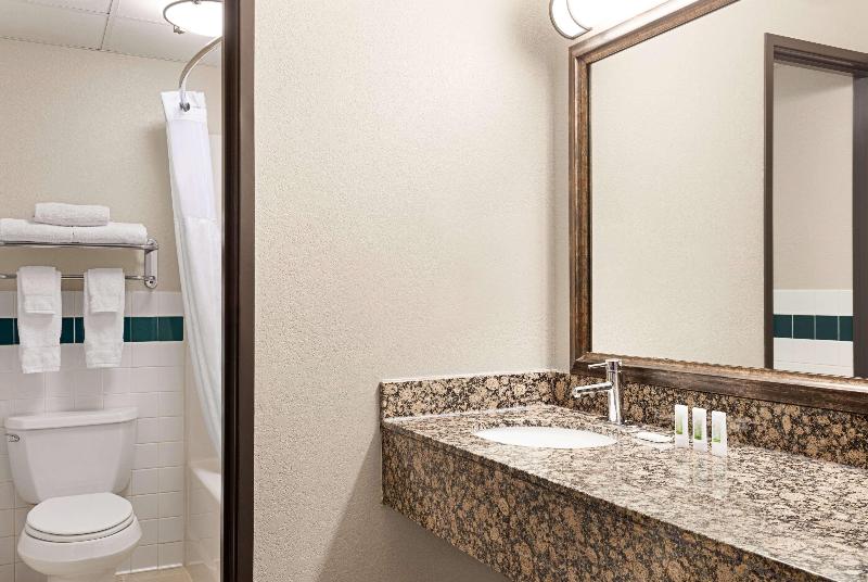 Americinn By Wyndham Roseau image