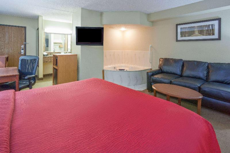 Americinn By Wyndham Roseau image