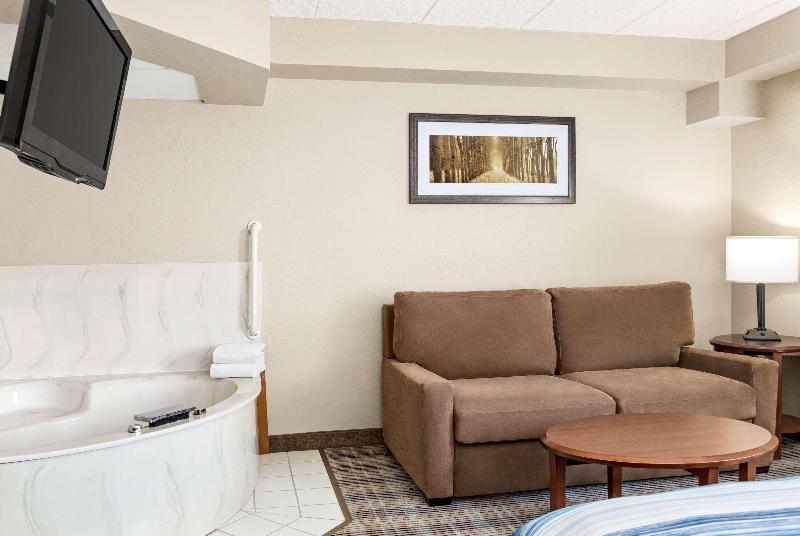 Americinn By Wyndham Roseau image