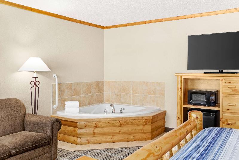 Americinn By Wyndham Roseau image