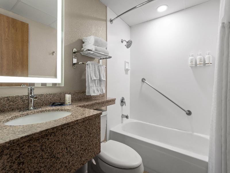 Americinn By Wyndham Roseau image