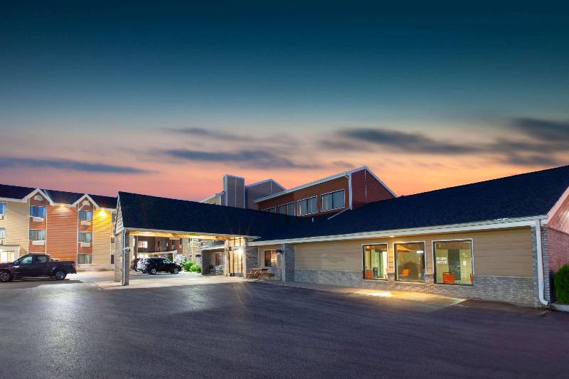 AmericInn by Wyndham Iron River image