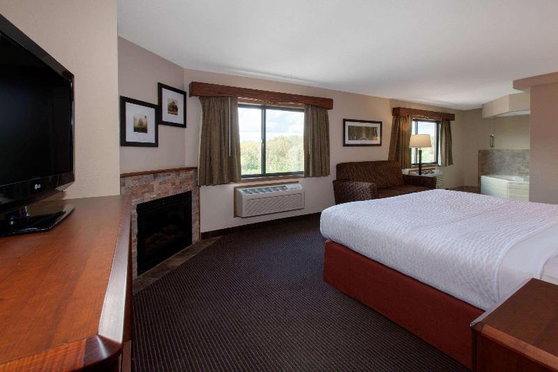 AmericInn by Wyndham Iron River image