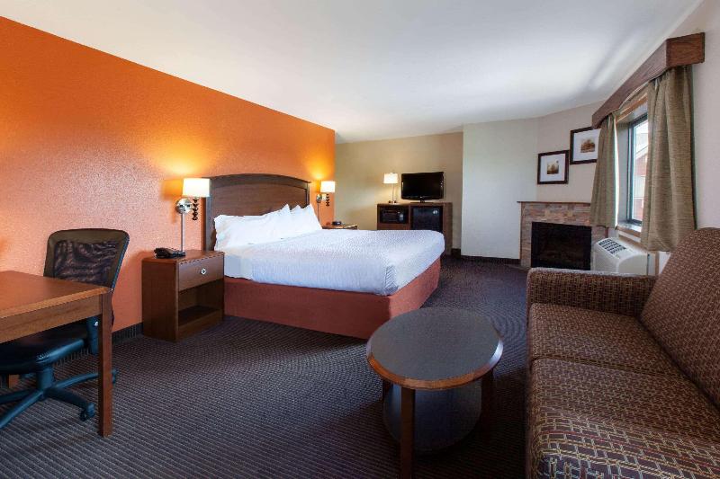 AmericInn by Wyndham Iron River image