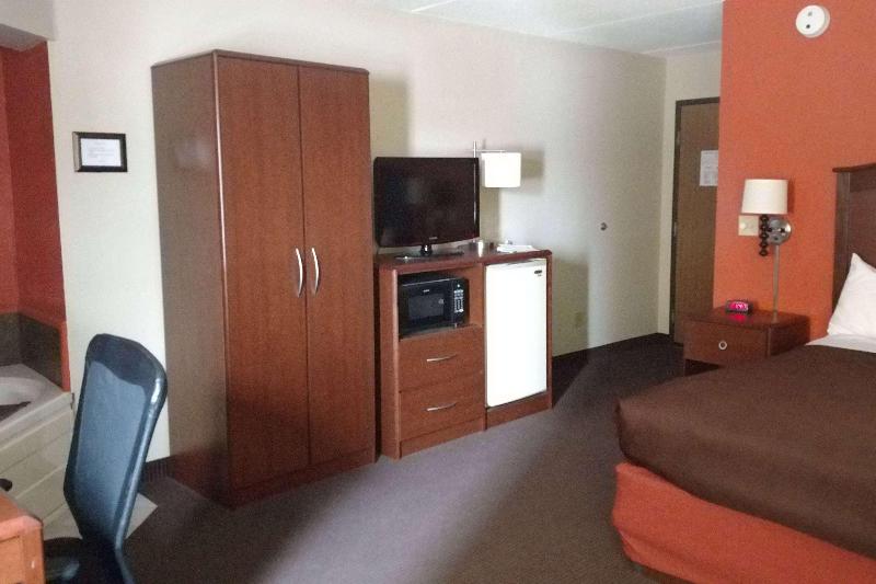 AmericInn by Wyndham Iron River image