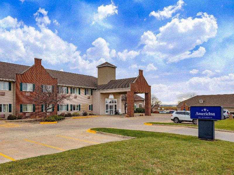 AmericInn by Wyndham Pella