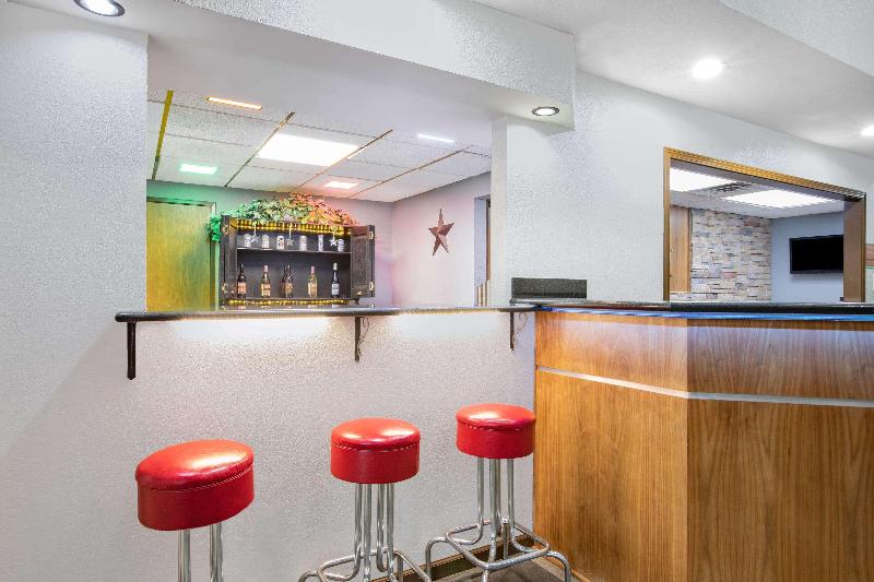 AmericInn by Wyndham Pella image