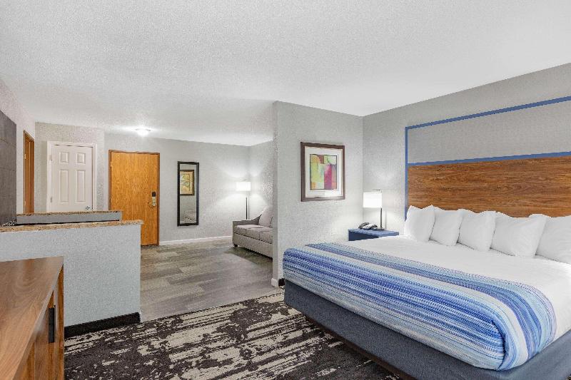 AmericInn by Wyndham Pella image