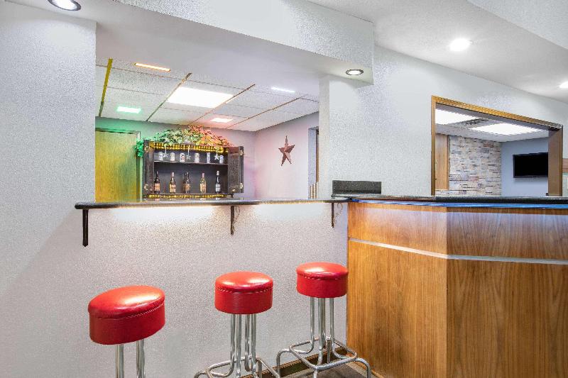 AmericInn by Wyndham Pella image