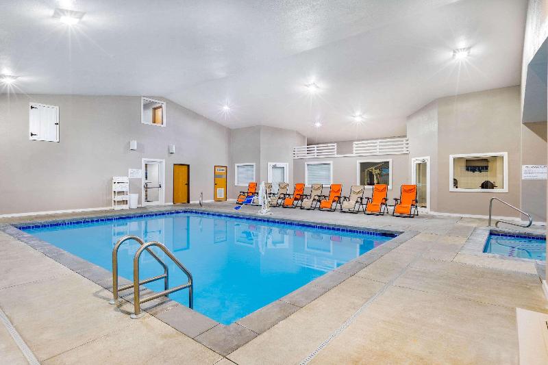 AmericInn by Wyndham Pella image