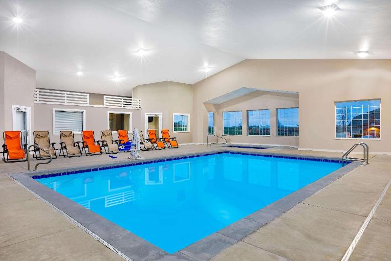 AmericInn by Wyndham Pella image