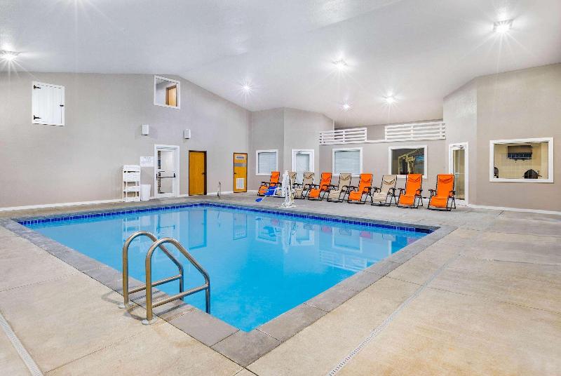 AmericInn by Wyndham Pella image