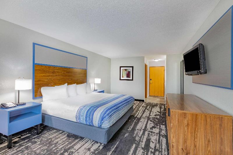 AmericInn by Wyndham Pella image