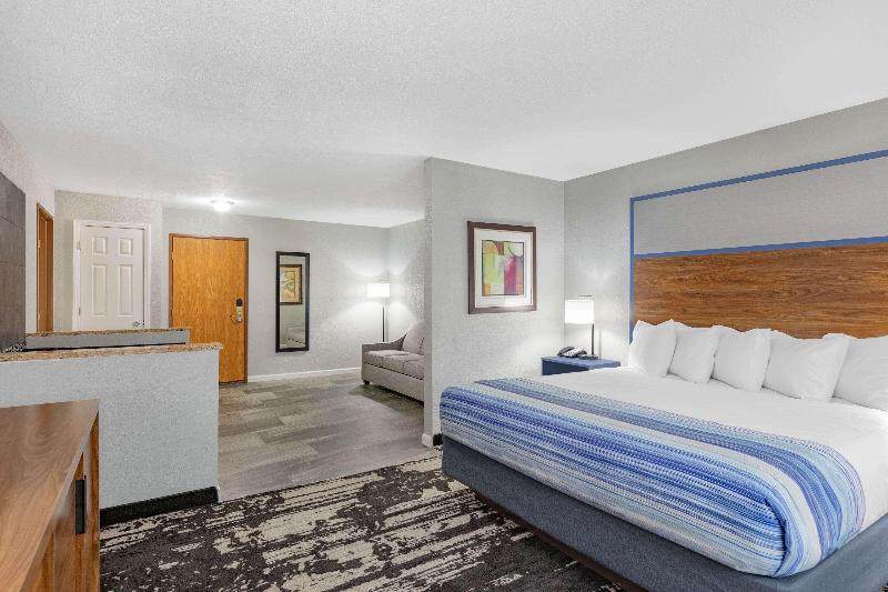 AmericInn by Wyndham Pella image