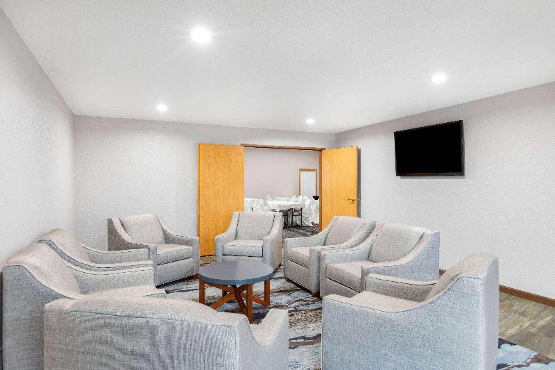 AmericInn by Wyndham Pella image
