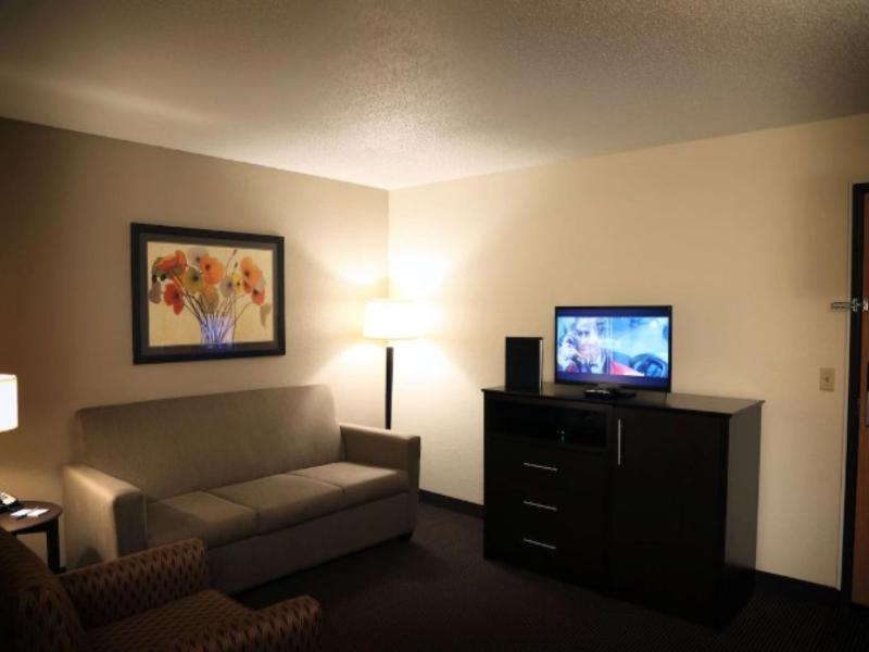 AmericInn by Wyndham Wadena image 5