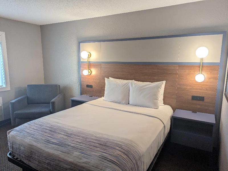 AmericInn by Wyndham St. Peter image