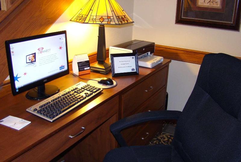 AmericInn by Wyndham Kewanee image
