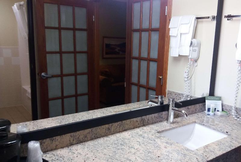 AmericInn by Wyndham Kewanee image