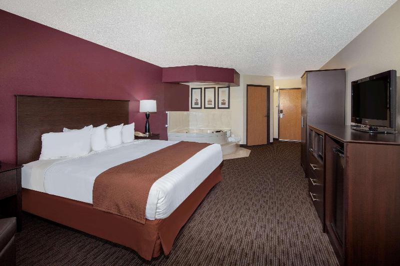 AmericInn by Wyndham Northfield image