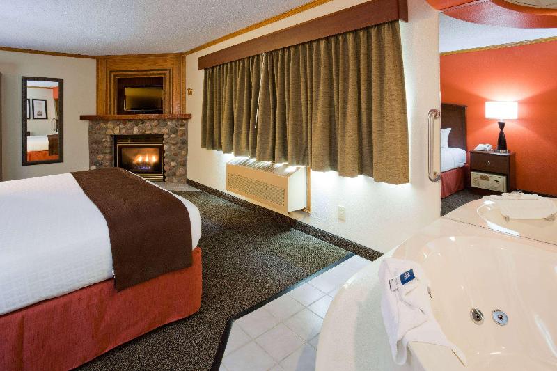 AmericInn by Wyndham Virginia image