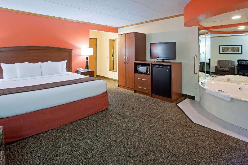 AmericInn by Wyndham Virginia image